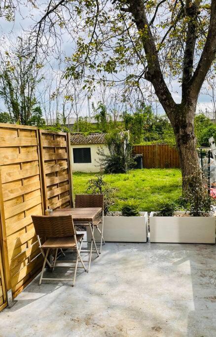 Le Belloc- Suberbe Appartement T1 Bis - Au Calme - Terrasse - Vue Jardin Agen Eksteriør billede